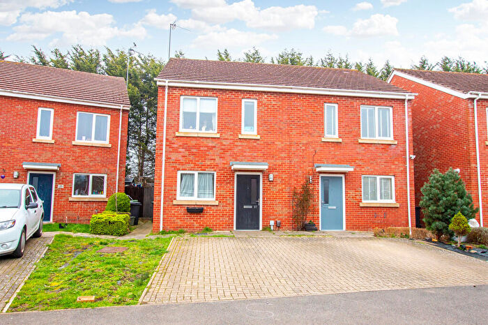 2 Bedroom Semi Detached House For Sale In Nippendale, Rushden, NN10