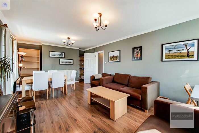 2 Bedroom Apartment To Rent In Turnham Road, London, SE4