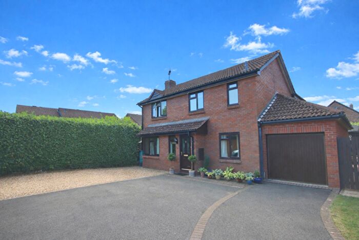 4 Bedroom Detached House For Sale In Anglesey Mead, Chippenham, SN15
