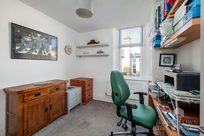 3 Bedroom End Of Terrace House For Sale In Constance Place, Millfields, Plymouth, PL1