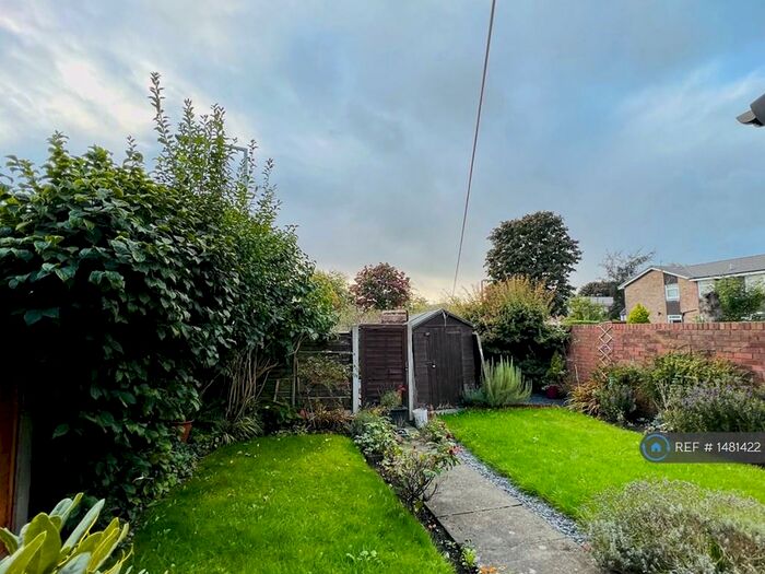 3 Bedroom Terraced House To Rent In Hurst Avenue, Sale, M33