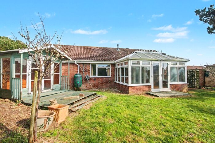 3 Bedroom Bungalow For Sale In Grebe Close, Milford-On-Sea, SO41
