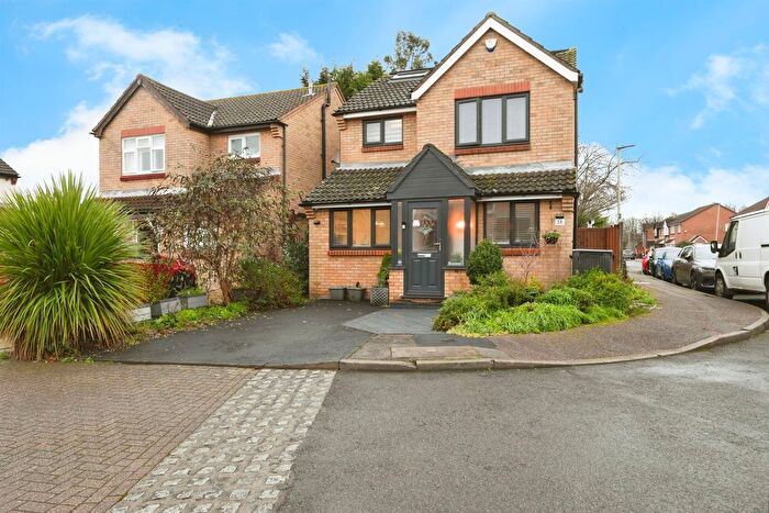 4 Bedroom Detached House For Sale In Kingsmead, Waltham Cross, EN8