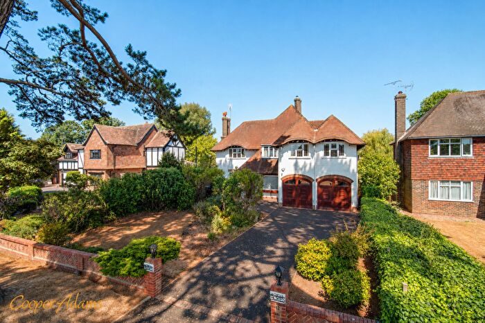 4 Bedroom Detached House For Sale In East Drive, Angmering, BN16
