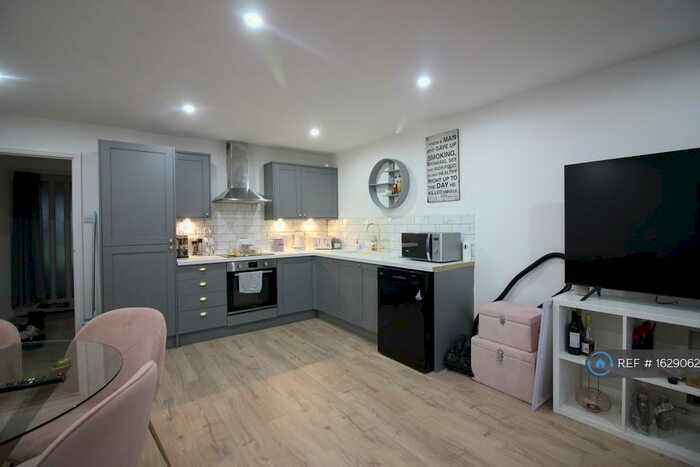 1 Bedroom Flat To Rent In Commonside Road, Harlow, CM18