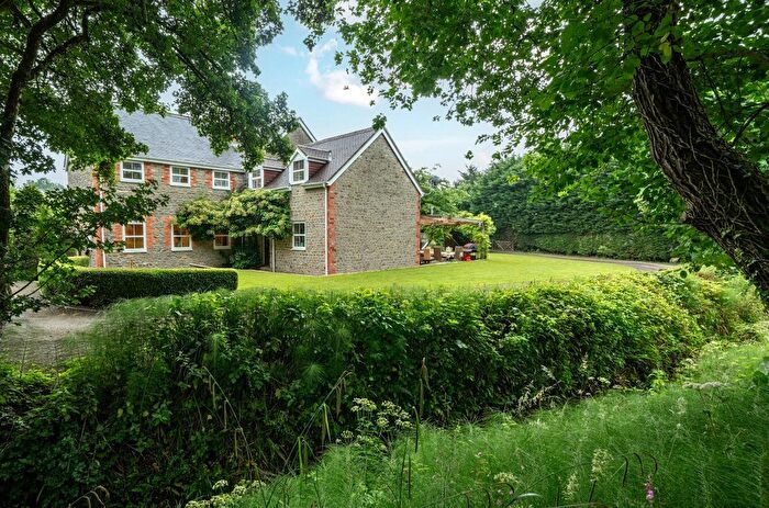 4 Bedroom Semi-detached House For Sale In Holton, Wincanton, Somerset, BA9