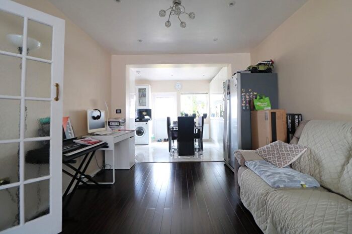 4 Bedroom Terraced House To Rent In Leamington Crescent, Harrow, Greater London, HA2