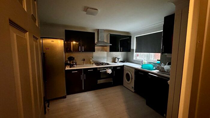 5 Bedroom Terraced House To Rent In Smock Walk, Croydon, CR0