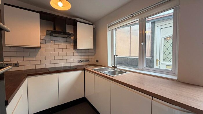 3 Bedroom Terraced House To Rent In Moor Street, Burton-On-Trent, Staffordshire, DE14