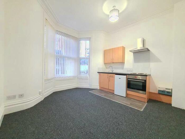 Flat To Rent In Adelaide Street, Blackpool, FY1