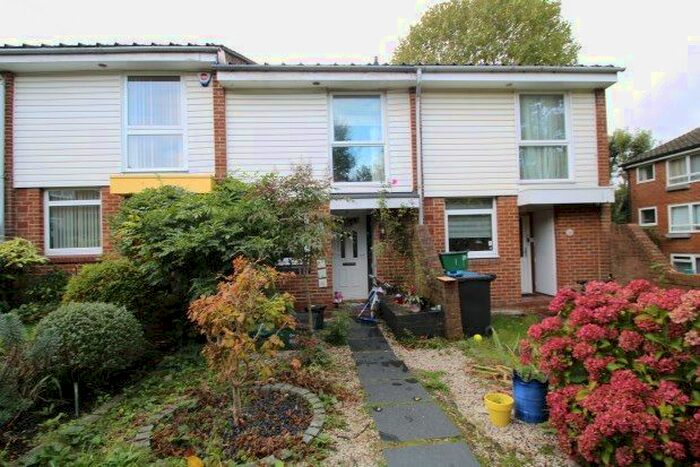 3 Bedroom Property To Rent In Tidenham Gardens, Croydon, CR0