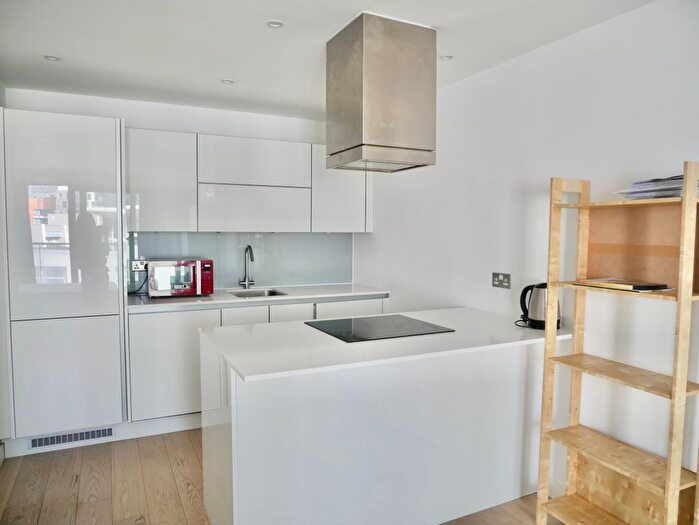 2 Bedroom Flat To Rent In Yabsley Street, London, E14