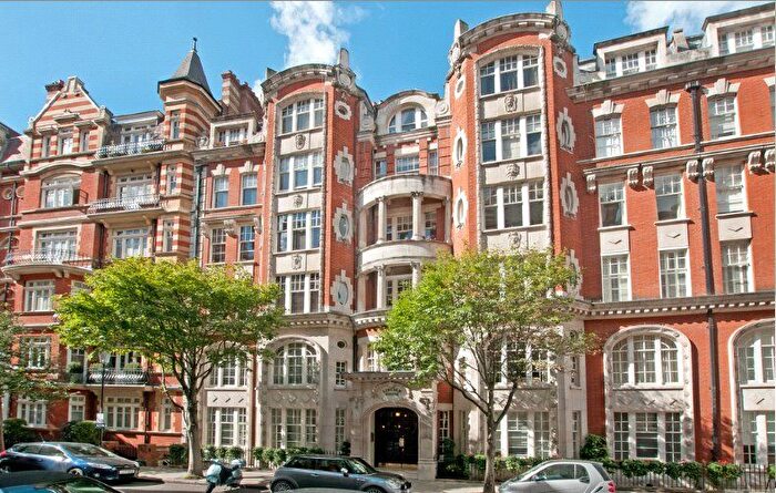 2 Bedroom Flat To Rent In Basil Street, Knightsbridge, SW3