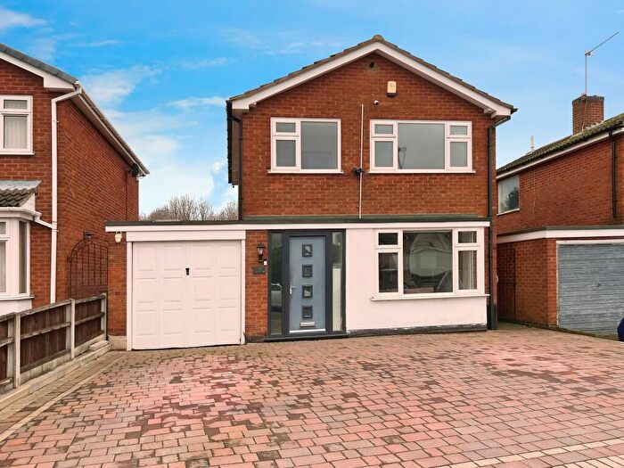 3 Bedroom Detached House For Sale In Windrush Drive, Oadby, Leicester, LE2