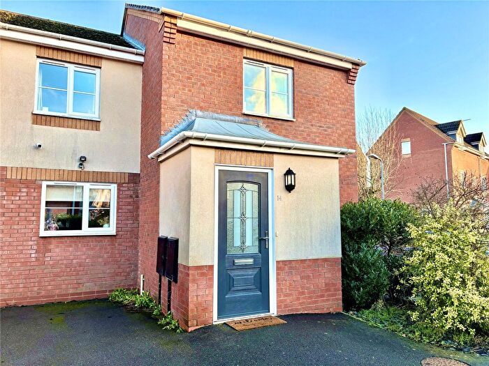 3 Bedroom Semi Detached House For Sale In Clover Way, Bedworth, Warwickshire, CV12