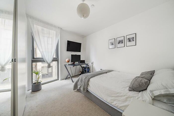 1 Bedroom Flat For Sale In Macclesfield Road, Clerkenwell, EC1V