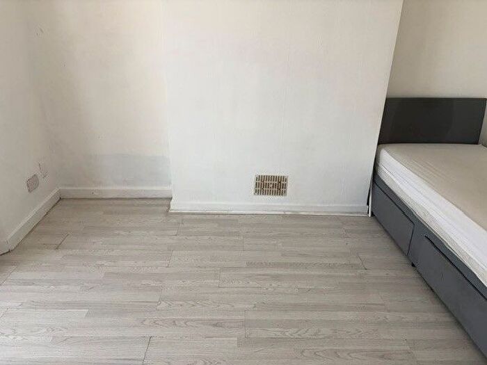 Studio To Rent In Flat, Cardiff Grove, Luton, LU1