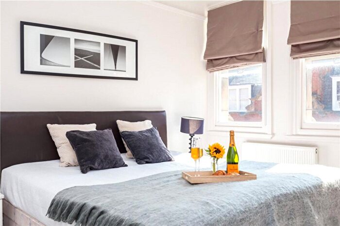 2 Bedroom Apartment To Rent In Clarence Gate Gardens, Glentworth Street, London, NW1