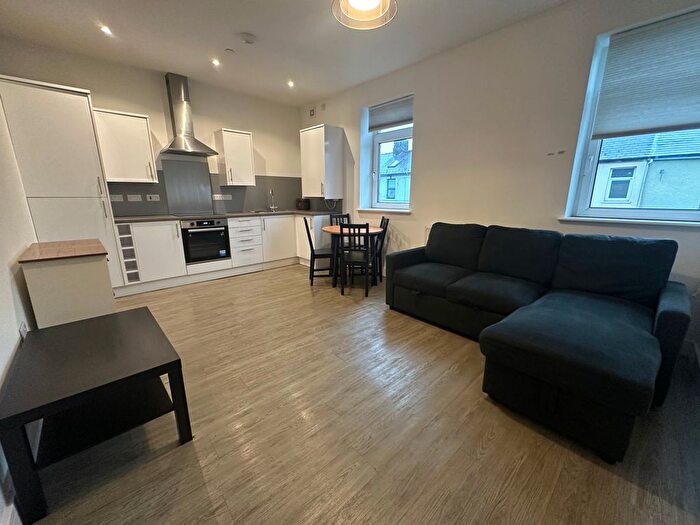 2 Bedroom Flat To Rent In Elm Street, Roath, CF24