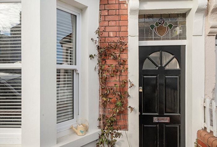 4 Bedroom Terraced House For Sale In Garnet Street, Bristol, Somerset, BS3