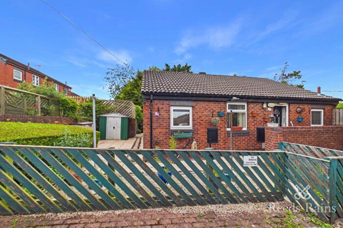 2 Bedroom Bungalow For Sale In Maryfield Vale, Leeds, West Yorkshire, LS15
