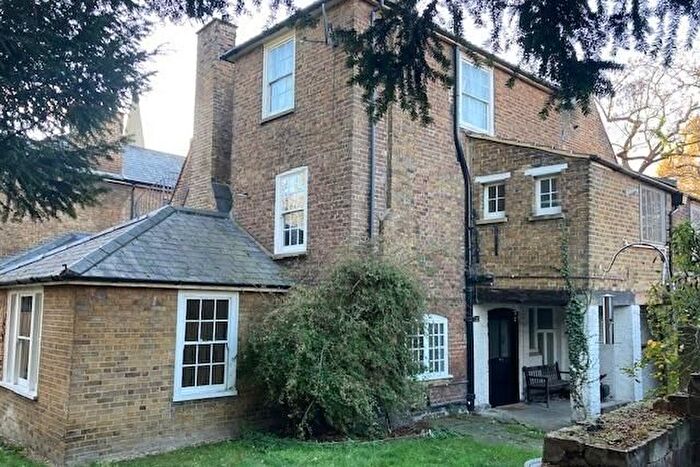 2 Bedroom Flat To Rent In St Dunstans Road, Feltham, TW13