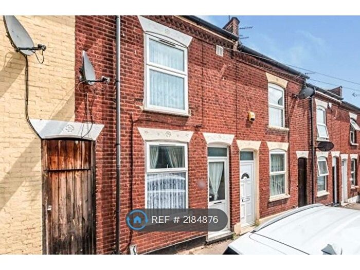 3 Bedroom Terraced House To Rent In Hampton Road, Luton, LU4