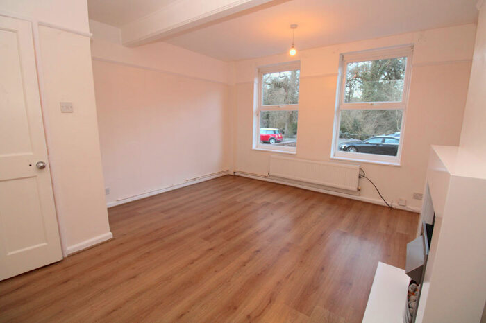 2 Bedroom Terraced House To Rent In Court Farm Road, Mottingham, SE9