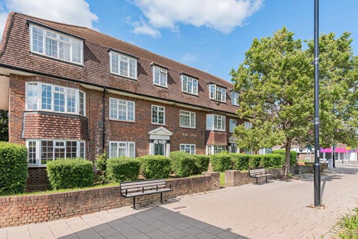 3 Bedroom Flat For Sale In Kingston Road, Surbiton, KT5