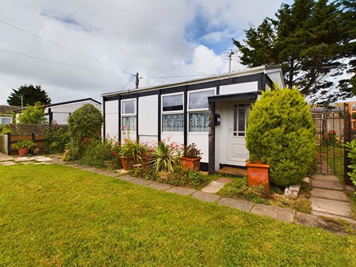 2 Bedroom Mobile/park Home For Sale In Truthwall, Crowlas, Penzance, TR20