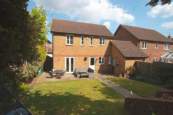 3 Bedroom Detached House For Sale In Froden Close, Billericay, CM11