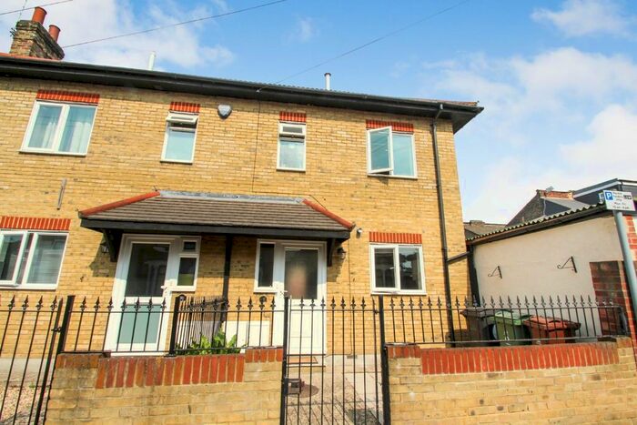 3 Bedroom Semi-Detached House To Rent In Southwest Road, Leytonstone, London, E11