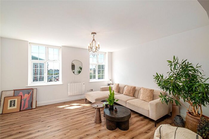 3 Bedroom Maisonette To Rent In Midland Court, Finchley Road, South Hampstead, London, NW3