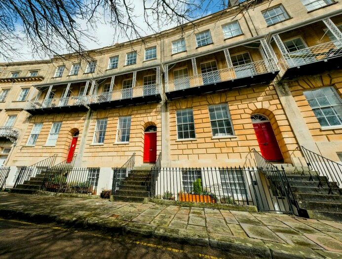 2 Bedroom Apartment To Rent In Saville Place, Bristol, BS8