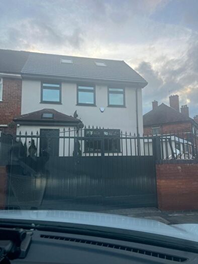 5 Bedroom Semi Detached House For Sale In Pitman Road, Birmingham, B32