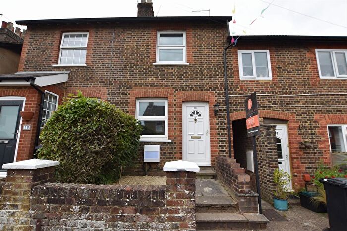 2 Bedroom Terraced House To Rent In Lower Road, Redhill, RH1