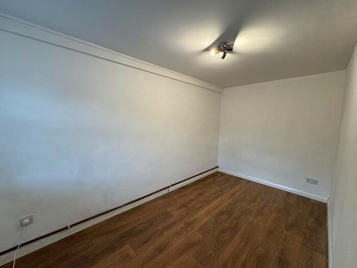 1 Bedroom Flat To Rent In Park Road, Raunds, Wellingborough, NN9