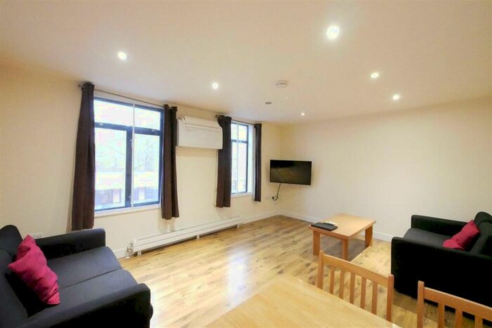 2 Bedroom Apartment To Rent In Fonthill Road, Finsbury Park, N4