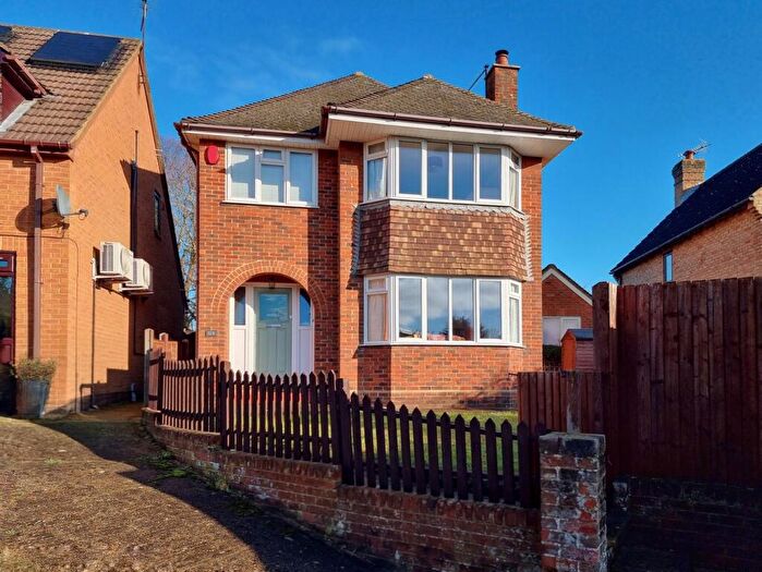 3 Bedroom Detached House For Sale In Bedford Road, Clophill, Bedfordshire, MK45