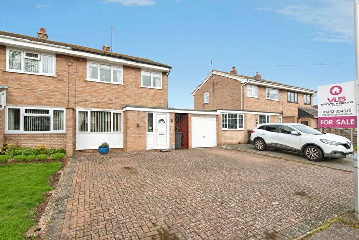 3 Bedroom Semi-Detached House For Sale In Oakwood Road, Shefford, SG17