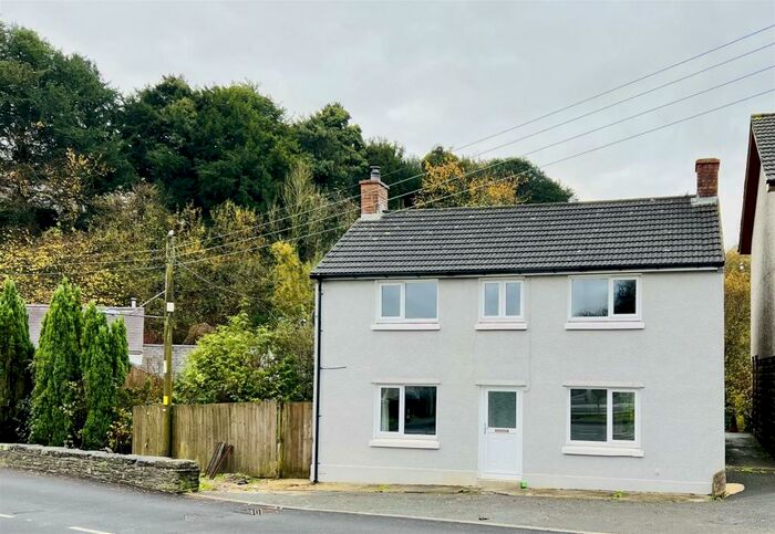 3 Bedroom Detached House For Sale In Meidrim, Carmarthen, SA33