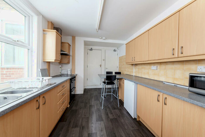 5 Bedroom House To Rent In Manor House Road, Jesmond, Newcastle Upon Tyne, NE2