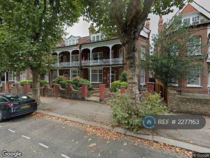 Studio To Rent In Queens Avenue, London, N10