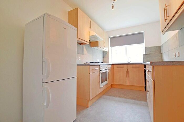 2 Bedroom Apartment For Sale In Withdean Rise, Brighton, BN1