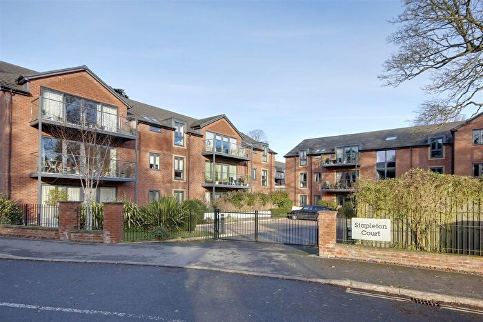 2 Bedroom Flat For Sale In Stapleton Court, Waller Grove, Swanland, HU14