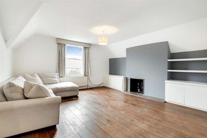 2 Bedroom Flat To Rent In Allfarthing Lane, Wandsworth, SW18