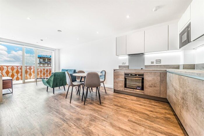 1 Bedroom Apartment To Rent In Bed, Th Floor, Coot, The Halcyon In Fresh Wharf, IG11