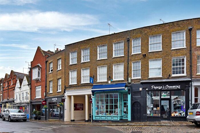 1 Bedroom Apartment To Rent In High Street, Eton, Windsor, Berkshire, SL4