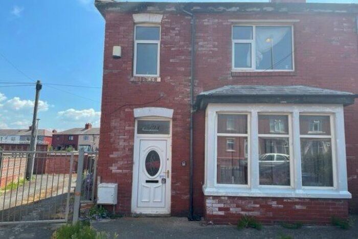 3 Bedroom End Of Terrace House To Rent In Warbreck Drive, Blackpool, FY2
