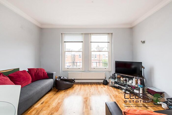 2 Bedroom Flat To Rent In Canfield Gardens, South Hampstead, NW6